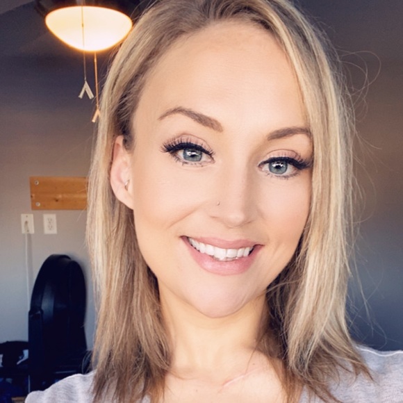 Meet your Posher, Carly - Picture 1 of 1